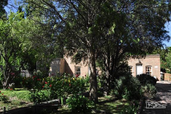 Exemplos da arquitetura singular de Gaiman, cidade de colonização galesa na Patagônia, na Argentina